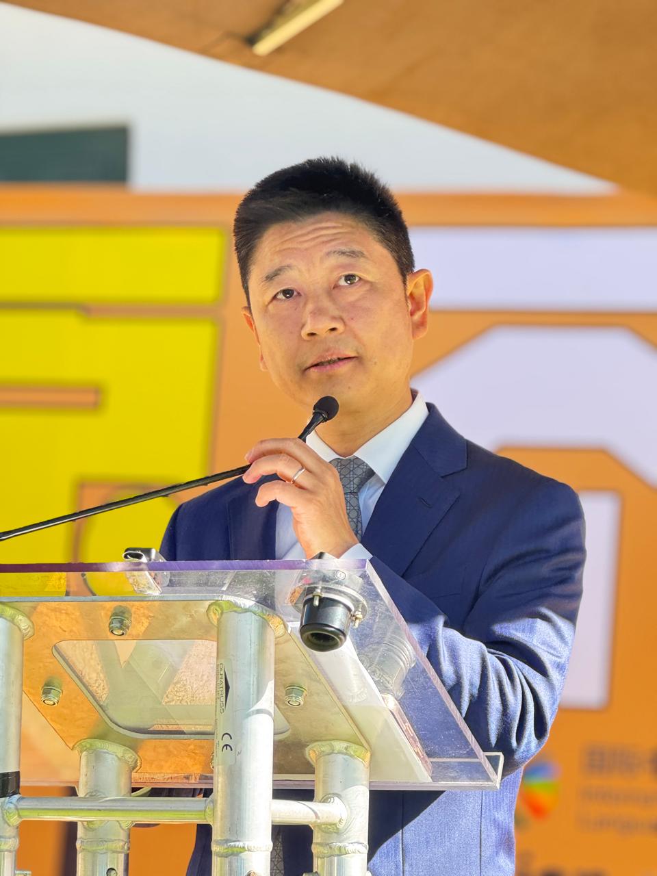 中国驻开普敦总领馆副总领事汤长安致辞。开普数学科技学院孔子课堂供图