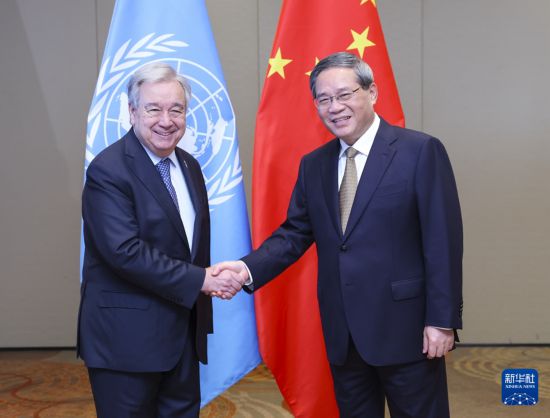 当地时间7月8日,国务院总理李强在里约热内卢会见联合国秘书长古特雷斯。新华社记者 姚大伟 摄