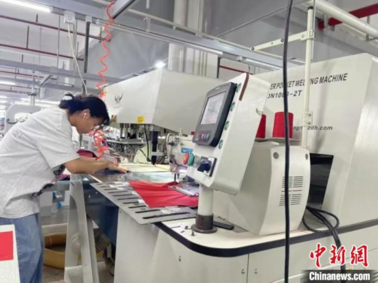 2025年5月,浙江三门的数字裁剪车间。三门县委宣传部供图