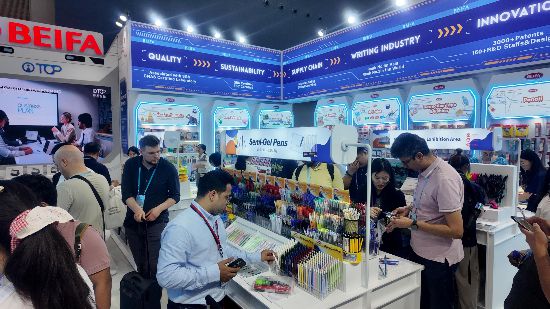 科技产品在广交会上获各国采购商关注。图片来源:受访者提供