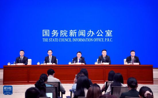 8月26日,国务院新闻办公室在北京举行新闻发布会,商务部副部长兼国际贸易谈判副代表凌激、福建省副省长王金福、商务部投资促进事务局局长刘民强、厦门市副市长林志成介绍第二十五届中国国际投资贸易洽谈会有关情况,并答记者问。新华社记者 潘旭 摄