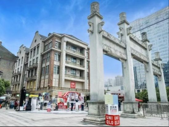 优衣库华中地区首家城市旗舰店·武汉楚河汉街店